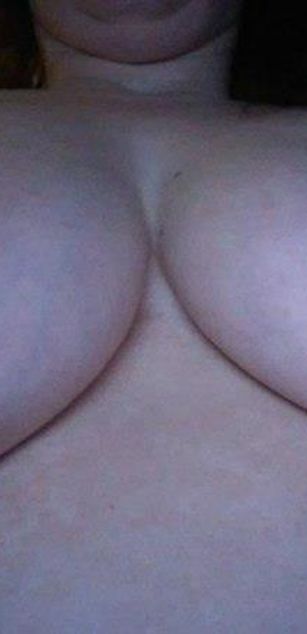 Model - WannaWatch69 cumslut