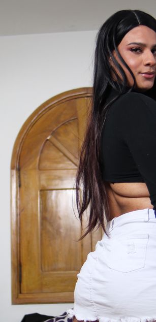Model - Charlotte Simon ass