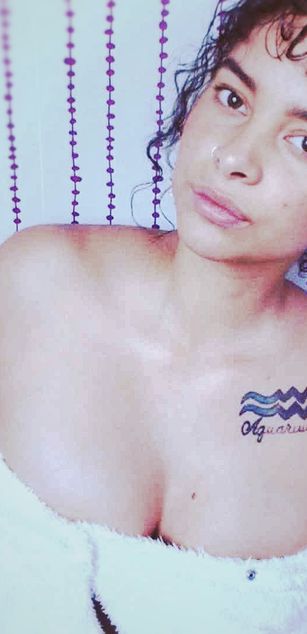 Model - Miley bigtits