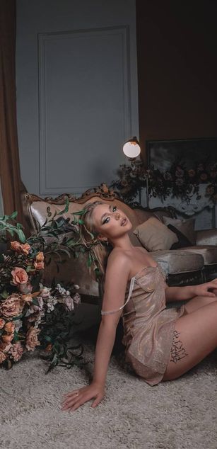 Model - BountyMolly blowjob