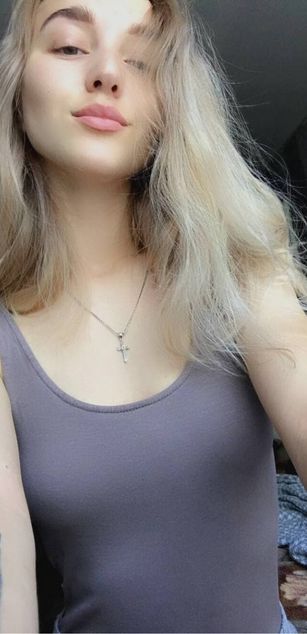 Model - Leanna sex