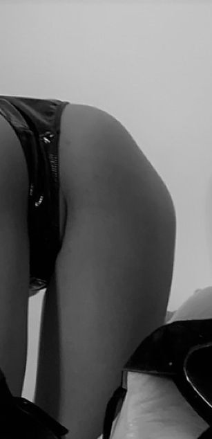 Model - AlexiaPurple joi