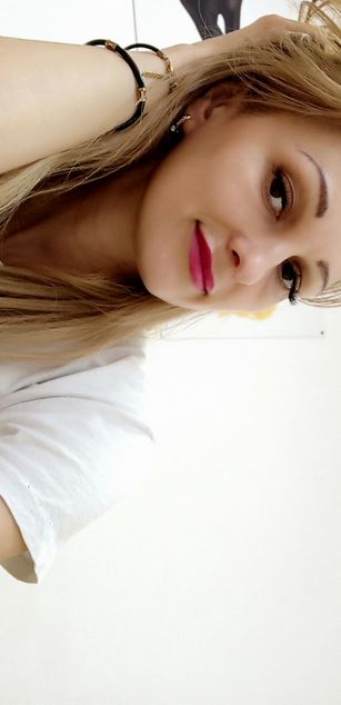 Model - SweetBerry striptease