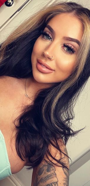 Amira Evans curvy Model - Amira Evans curvy