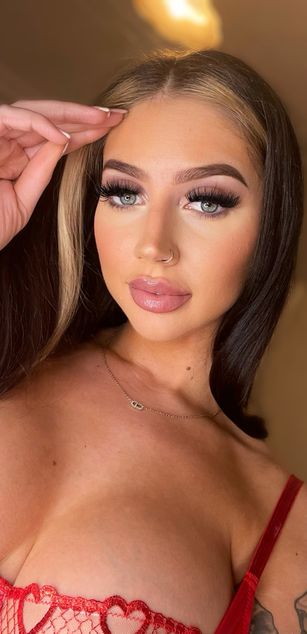 Amira Evans curvy Model - Amira Evans curvy