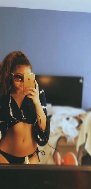 Model - sexylexi 2