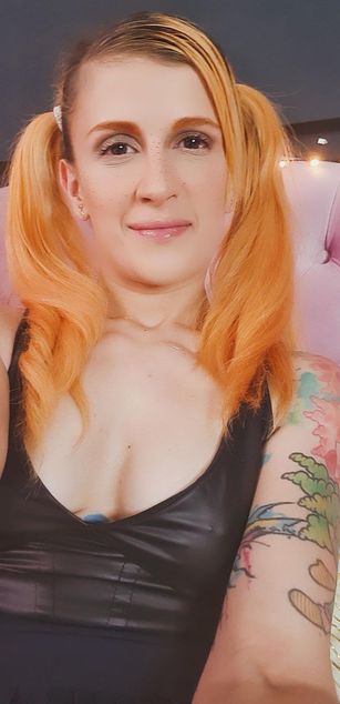 Model - LittleLizzie deepthroat