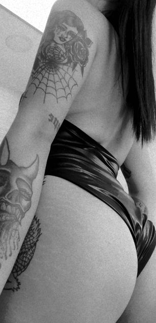 FEET ADDICTION dominatrix Model - FEET ADDICTION dominatrix