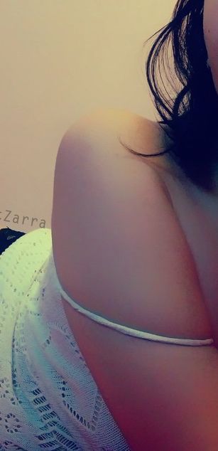Model - SweetZarra feet