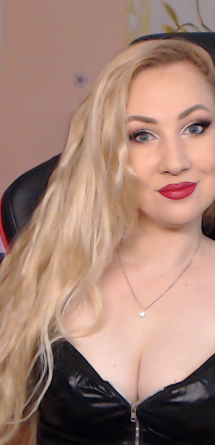 Model - Miss Lexy Gold fetish