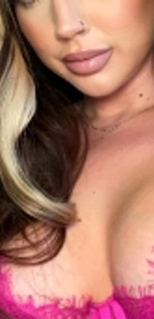 Amira Evans curvy Model - Amira Evans curvy