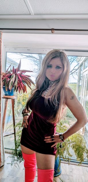 Model - Rosie Morrell Sex Therapist goddess