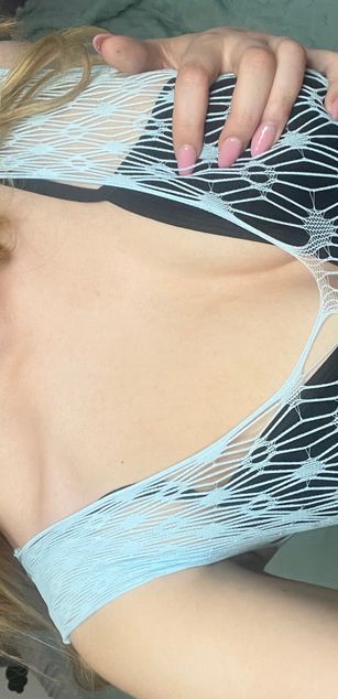 Model - AnyAmaazzy blowjob