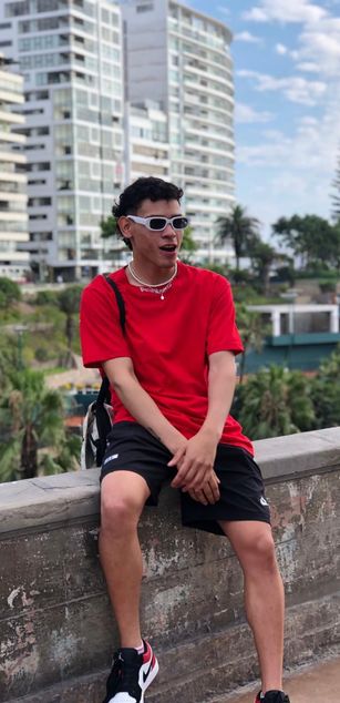 Model - Poysonsam bigass