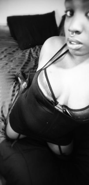 Model - Rey Reigns 2