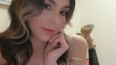 Stacie Deepthroatmilf on SkyPrivate