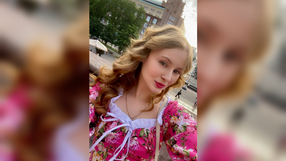 ladyred18 on SkyPrivate