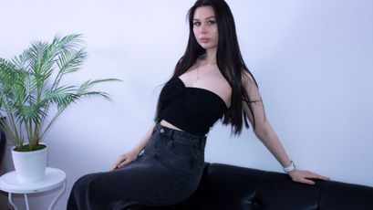 LaylaMilton on SkyPrivate