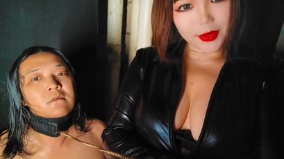 Lareina and her dog - oralsex