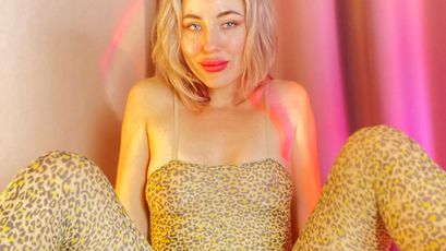 Sweet Vicky on SkyPrivate