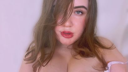 Emeralda on SkyPrivate