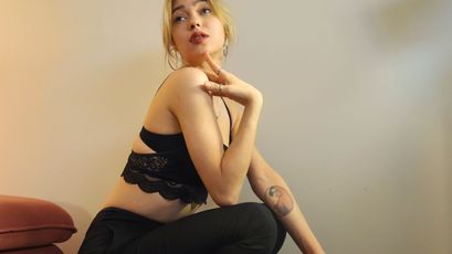 Alysia - blonde