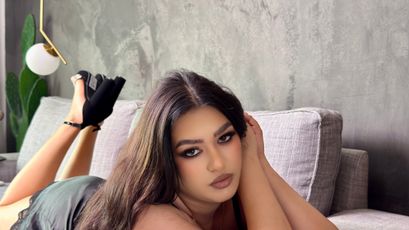 Julie on SkyPrivate