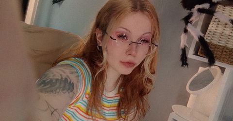 April HentaiGirl Profile picture - April HentaiGirl