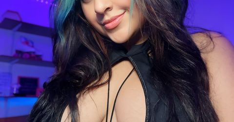 Emily Vera Profile picture - Emily Vera