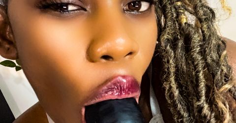 EbonySalmie Profile picture - EbonySalmie