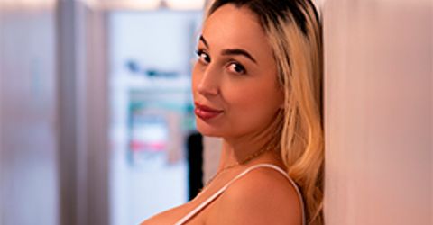 Iris Velez Profile picture - Iris Velez