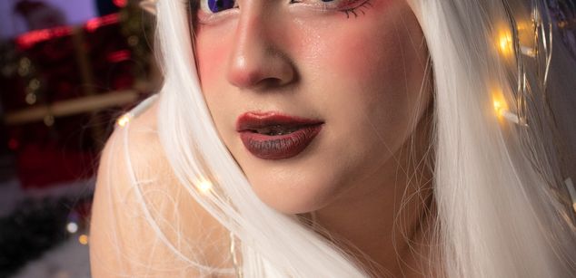Model - ANNIE SNOW cosplay
