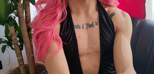 Model - karolbk cumshow