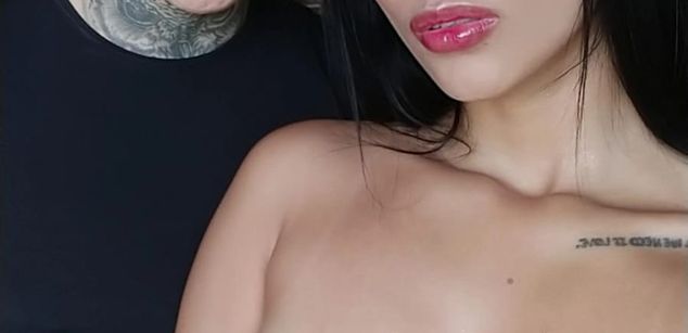 Model - amy and richard twerking