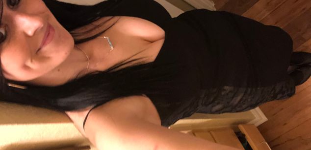 Model - Kat jones submissive
