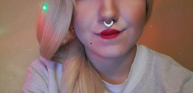 Model - SerafinaLove petite