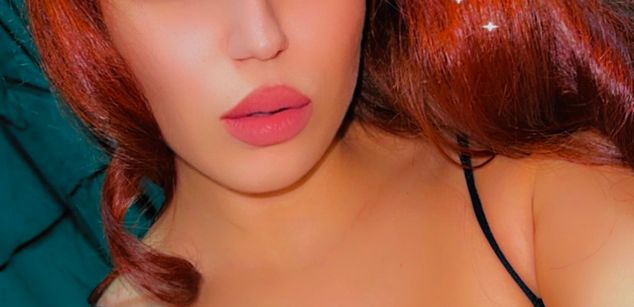 Model - NadiraNoor latin