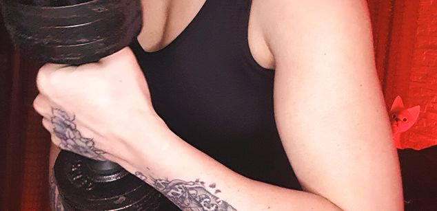 Model - AnnaLu strapon