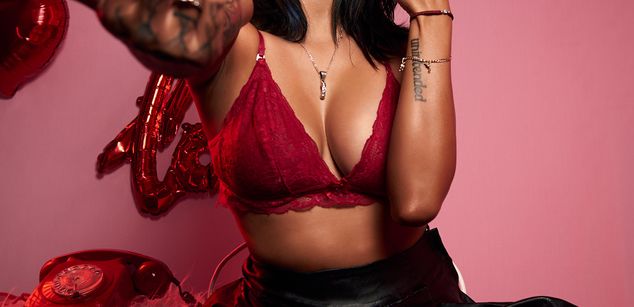 Model - DeuxGold joi