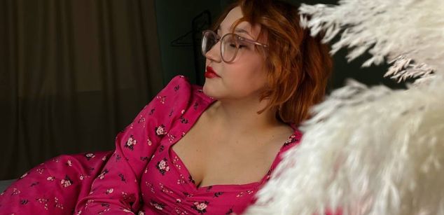 Model - Gloria Porter dildo