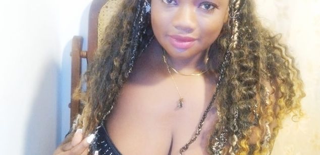 Model - Natahsa Clowen colombiana