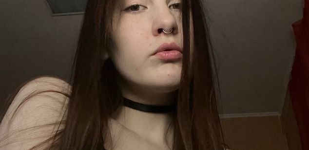 Model - Carolin pussy