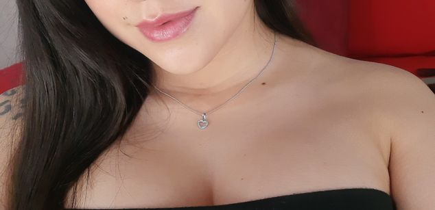 Model - Emma_Baker masturbation