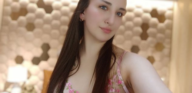 Model - Nancy joi