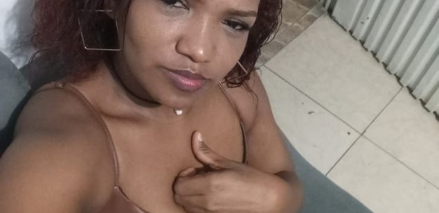 Model - AmeliaCox latina