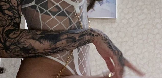 Model - NaomiLisss slim