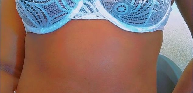 Juicyboobs finger Model - Juicyboobs finger