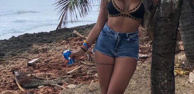 Model - EllaRose squirt