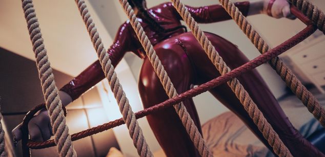 Model - SkylarSpark brunette