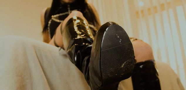 Model - Moli Myers sph